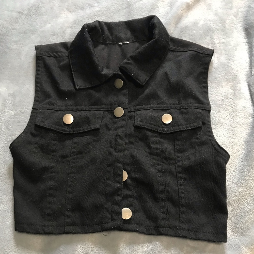 Black cropped vest for kids